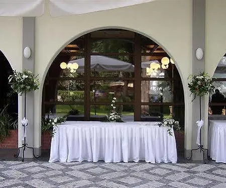 Hotel Na Zamecku 4*