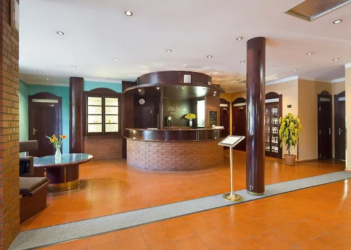 Hotel Na Zamecku 4*
