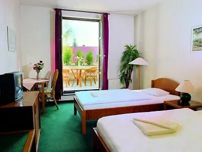 Na Zamecku 4* Πράγα