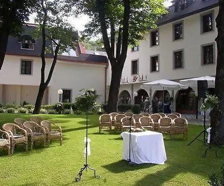 Otel Na Zamecku 4*
